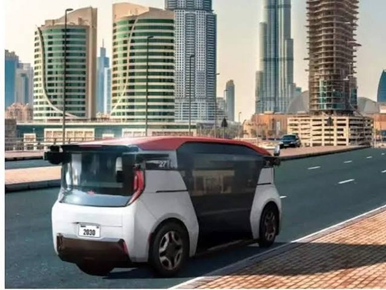 Dubai Driverless Taxi Costs – Autonomous taxi driving in Downtown Dubai near Burj Khalifa