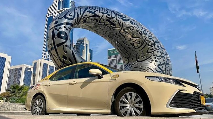 Dubai Driverless Taxi Costs – Autonomous taxi driving in Downtown Dubai near Burj Khalifa